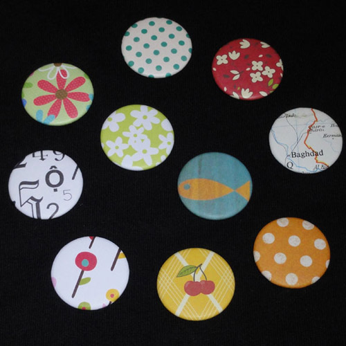 Little Miss Daisy Buttons - Pack 10